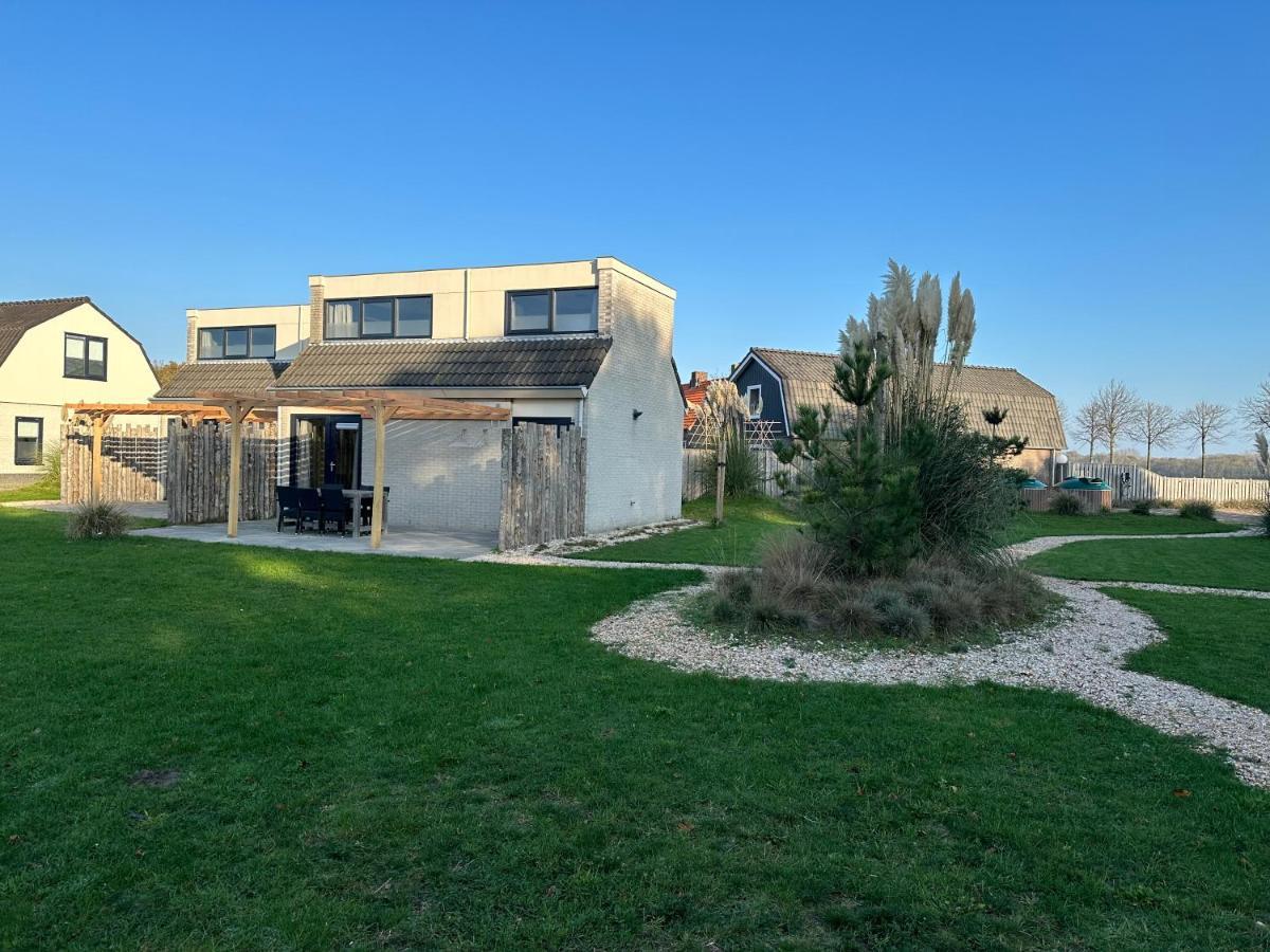 'T Eibernest Villa De Cocksdorp  Bagian luar foto