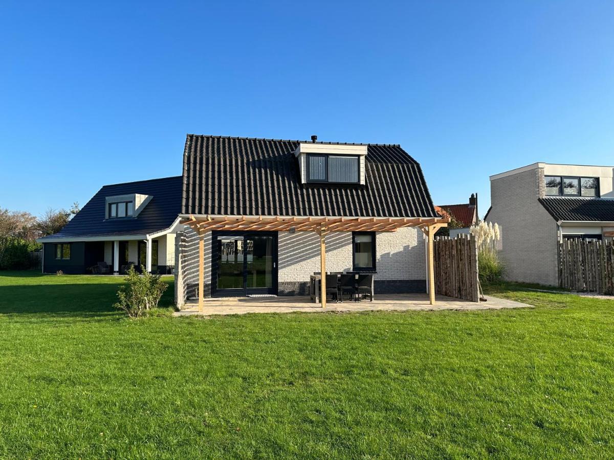 'T Eibernest Villa De Cocksdorp  Bagian luar foto