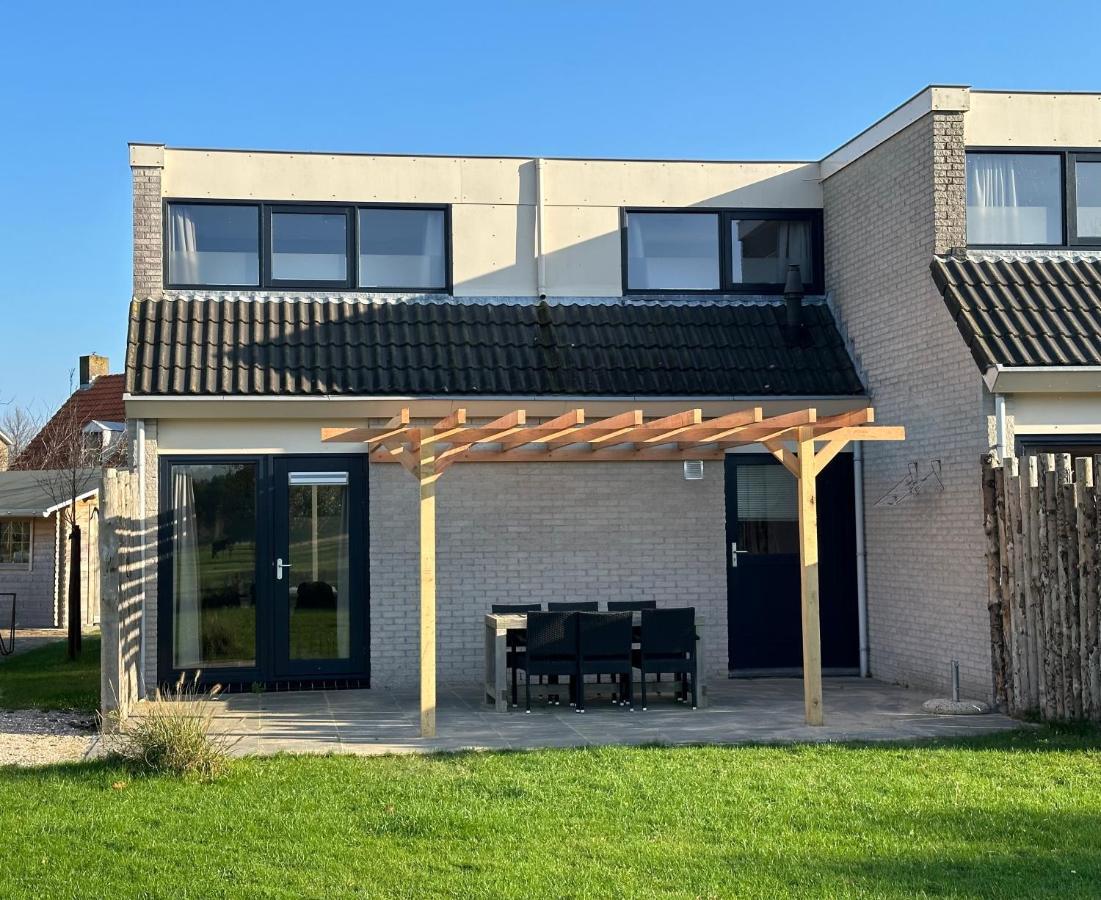 'T Eibernest Villa De Cocksdorp  Bagian luar foto
